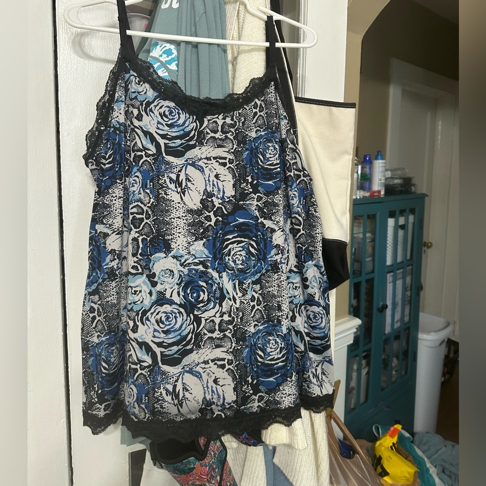 Fashion Bug size 2X tank top/camisole